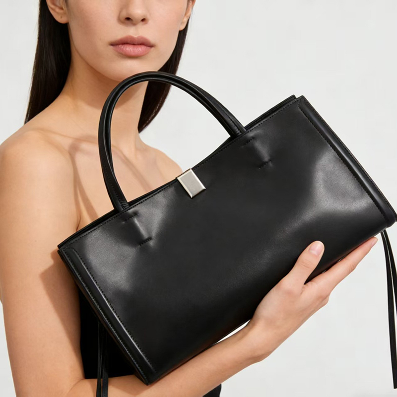 Luxury Bags With Silver Hardware - 2026 Lüks Sığır Derisi Kadın Çantaları