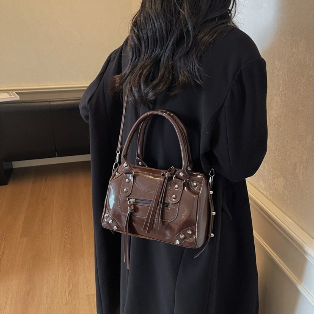 Moda Perçinli Yastık Çanta Pat - Top Handle Patent Bag incelemesi ve fiyatı