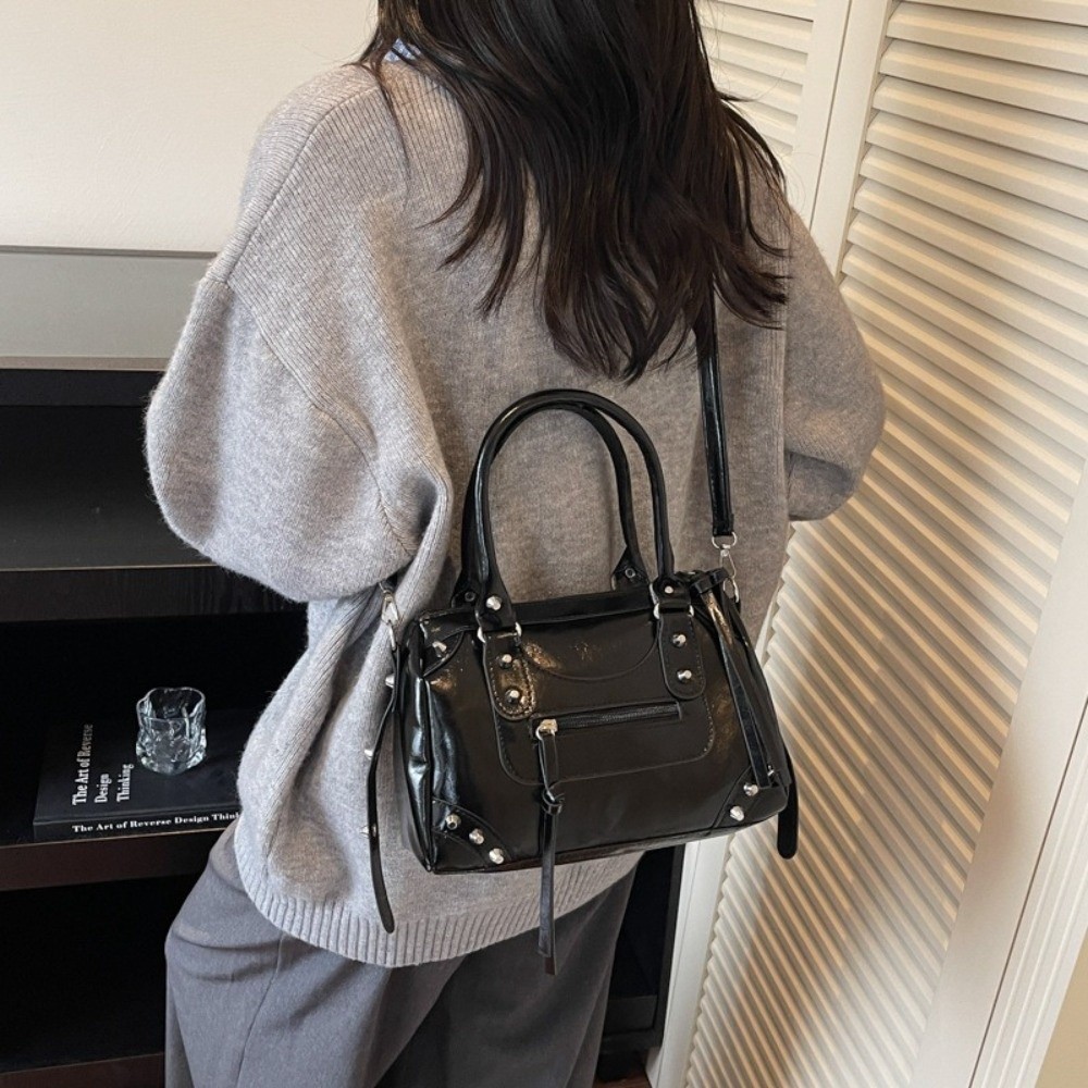 Moda Perçinli Yastık Çanta Pat - Top Handle Patent Bag incelemesi ve fiyatı